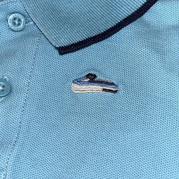 Blue Whale 🐳 💯 cotton shirt 👕 for your wee one ☝️ 2 buttons easy on off. - Picture 4 of 17